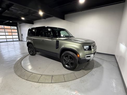 Used 2022 Land Rover Defender 110 S image 7