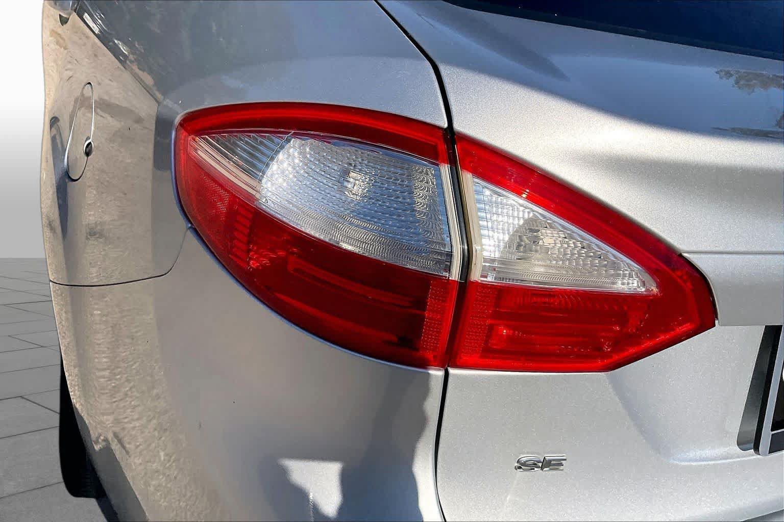 Used 2015 Ford Fiesta SE FWD image 28