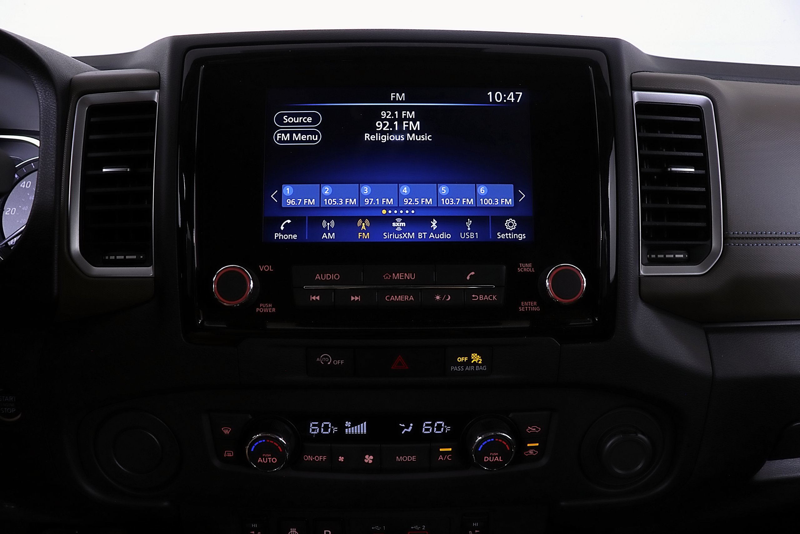 Used 2024 Nissan Frontier SV w/ SV Convenience Package RWD image 16