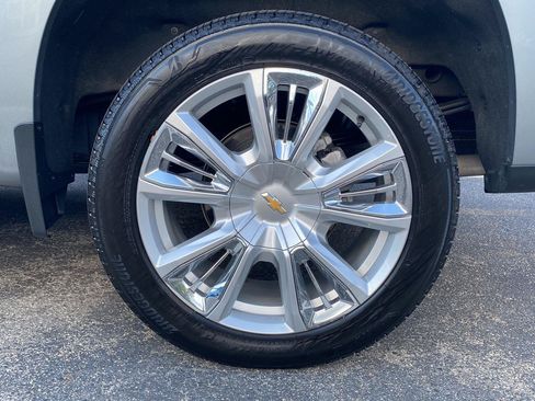 Used 2025 Chevrolet Silverado 1500 High Country AWD/4WD image 14