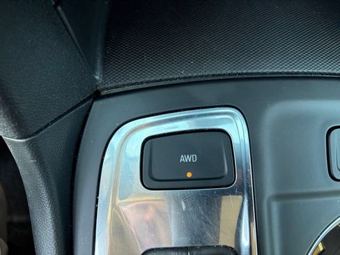 Used 2024 Chevrolet Equinox LT AWD/4WD image 18