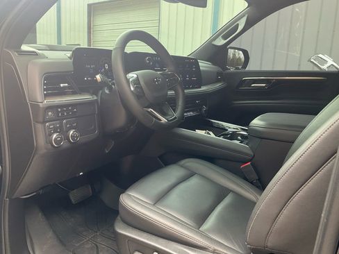 Used 2025 Chevrolet Tahoe Z71 w/ Comfort Package image 15