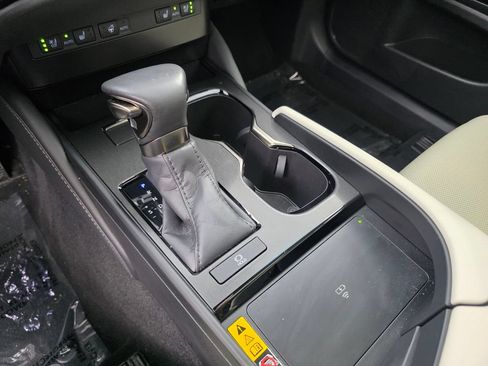 Used 2025 Lexus ES 350 w/ Premium Package FWD image 24