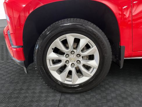 Used 2019 Chevrolet Silverado 1500 Custom w/ Custom Value Package AWD/4WD image 15
