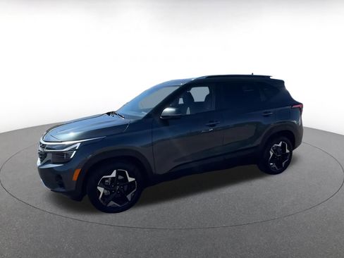 Used 2025 Kia Seltos S image 8