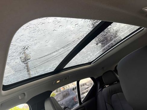 Used 2025 Volvo XC40 B5 Core w/ Climate Package image 23