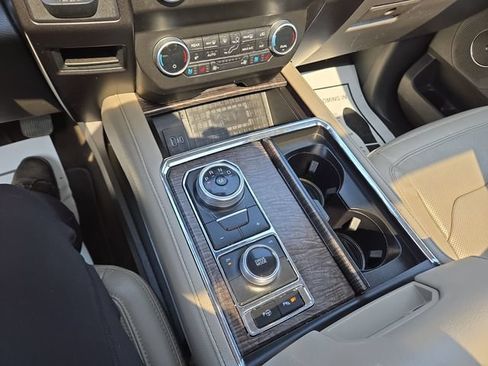 Used 2021 Ford Expedition Max Limited AWD/4WD image 23