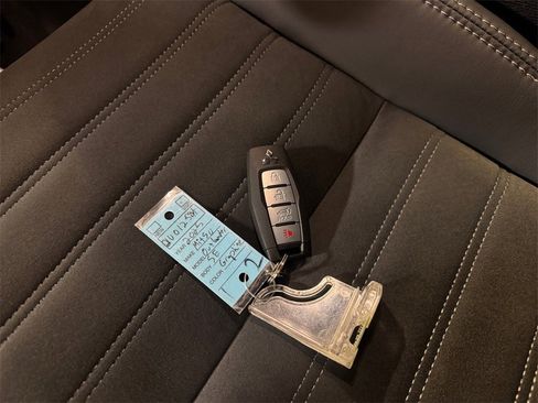 Used 2025 Mitsubishi Outlander SE image 32