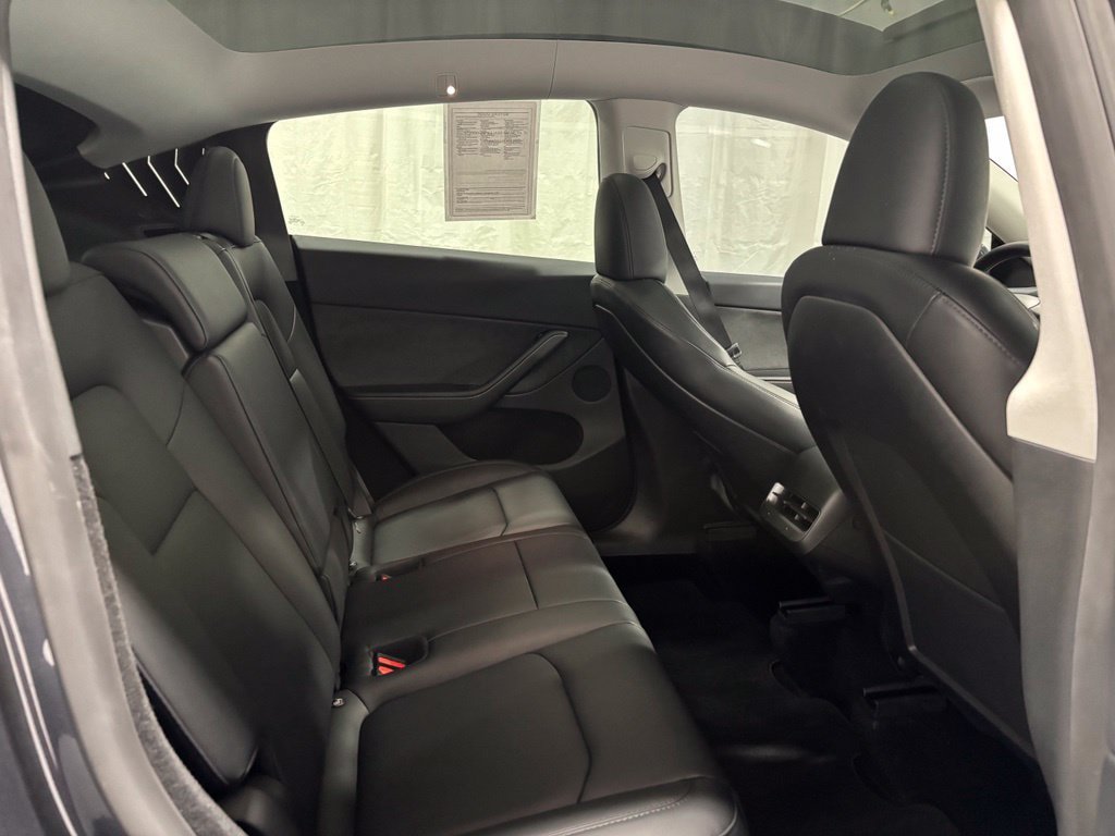 Used 2024 Tesla Model Y Long Range AWD/4WD image 49