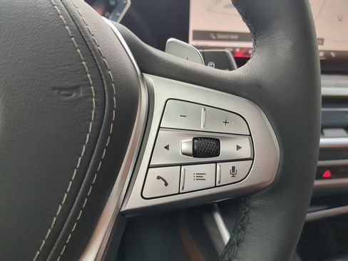 Used 2025 BMW X7 xDrive40i w/ Premium Package image 27