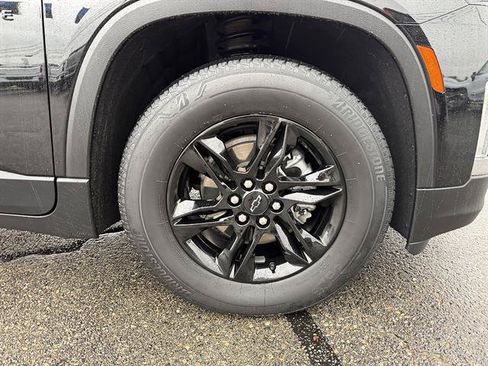 Used 2023 Chevrolet Traverse LT w/ Midnight/Sport Edition AWD/4WD image 9