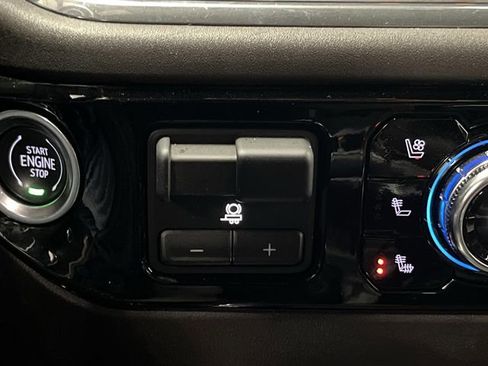 Used 2023 GMC Sierra 1500 SLT w/ SLT Premium Plus Package image 28