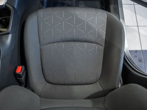 Used 2025 Toyota RAV4 XLE image 30