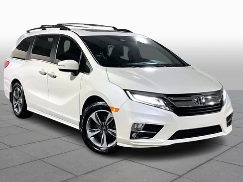 Used 2018 Honda Odyssey Touring image 3