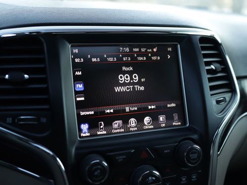 Used 2014 Jeep Grand Cherokee Limited image 12