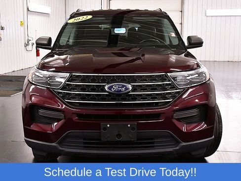 Used 2022 Ford Explorer XLT AWD/4WD image 2