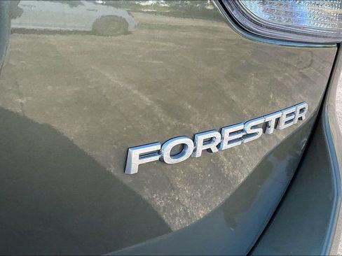 Certified 2023 Subaru Forester Premium AWD/4WD image 9