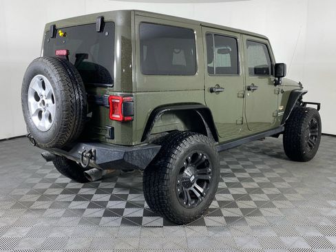 Used 2015 Jeep Wrangler Unlimited Sahara w/ Connectivity Group image 5