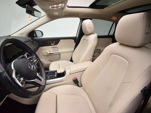 Used 2021 Mercedes-Benz GLA 250 4MATIC image 20