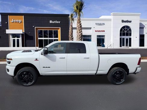 New 2026 RAM 2500 Laramie AWD/4WD image 3