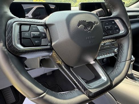Used 2025 Ford Mustang GT RWD image 21