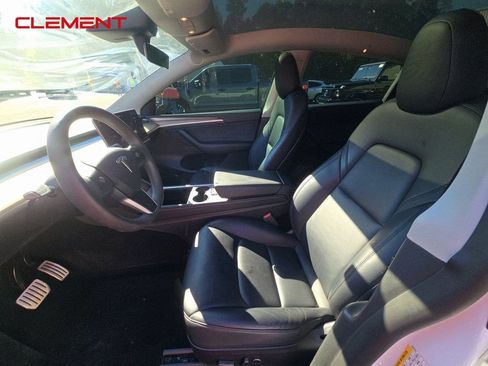 Used 2022 Tesla Model Y Performance image 3