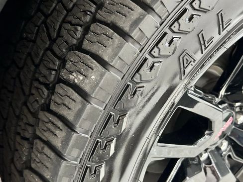 Used 2021 GMC Sierra 1500 Elevation image 28