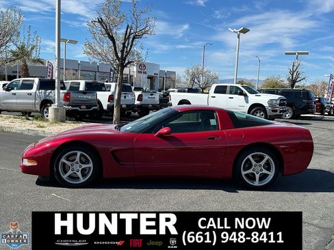 Used 2004 Chevrolet Corvette Coupe RWD image 3