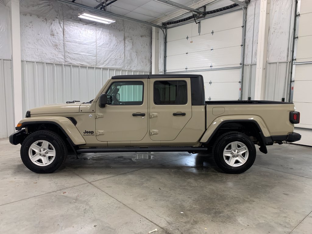 Used 2020 Jeep Gladiator Sport w/ Quick Order Package 24S AWD/4WD image 4