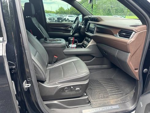 Used 2021 GMC Yukon Denali w/ Denali Premium Package AWD/4WD image 9