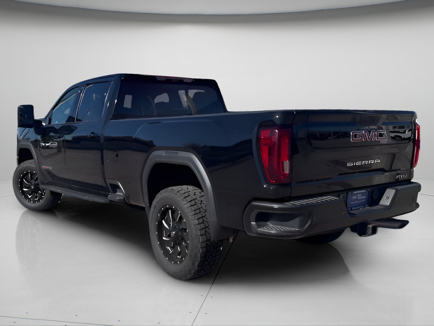 Used 2022 GMC Sierra 2500 AT4 w/ AT4 Premium Plus Package AWD/4WD image 11