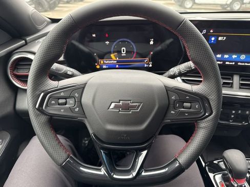 New 2026 Chevrolet Trax RS w/ Sunroof Package FWD image 8