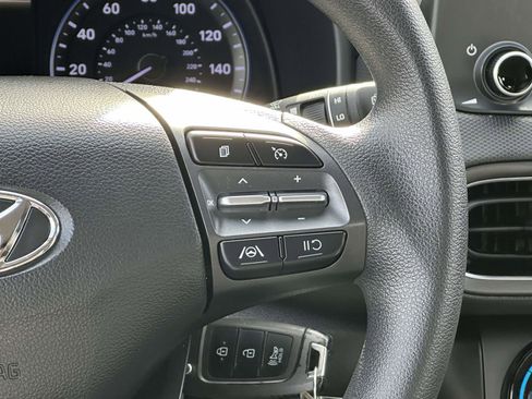 Used 2022 Hyundai Kona SE image 9