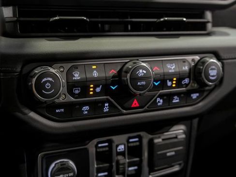 Used 2024 Jeep Wrangler Unlimited Rubicon 392 image 70