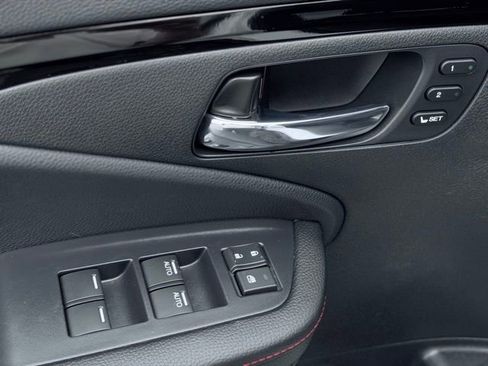 Used 2025 Honda Ridgeline Black Edition image 13