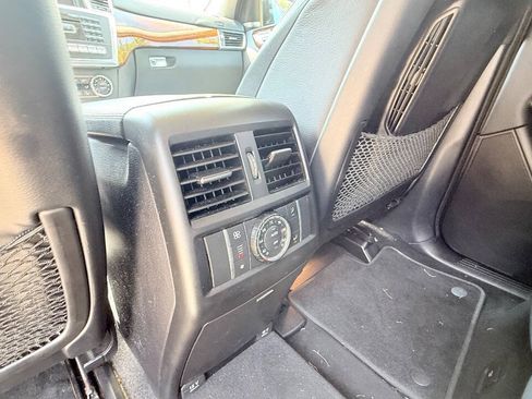 Used 2014 Mercedes-Benz GL 550 4MATIC image 39