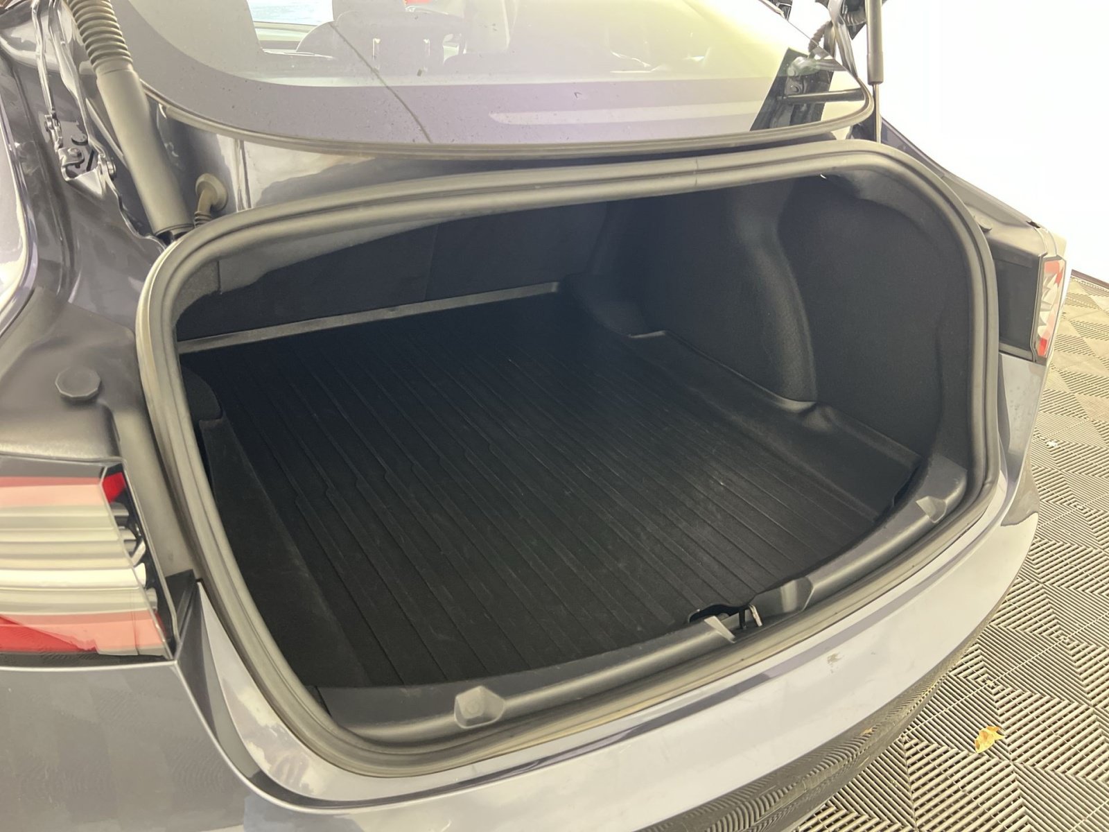 Used 2023 Tesla Model 3 Standard Range RWD image 27