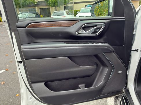 Used 2023 Chevrolet Suburban High Country w/ Advanced Technology Package AWD/4WD image 23