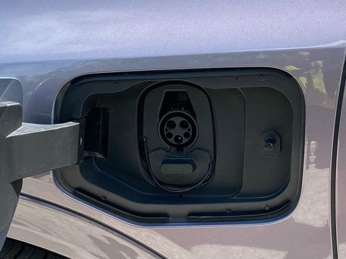 Used 2025 Chevrolet Equinox EV LT image 15