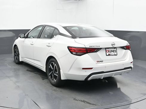 Used 2024 Nissan Sentra SV FWD image 11