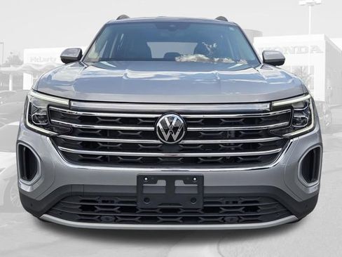 Used 2025 Volkswagen Atlas SE FWD image 8