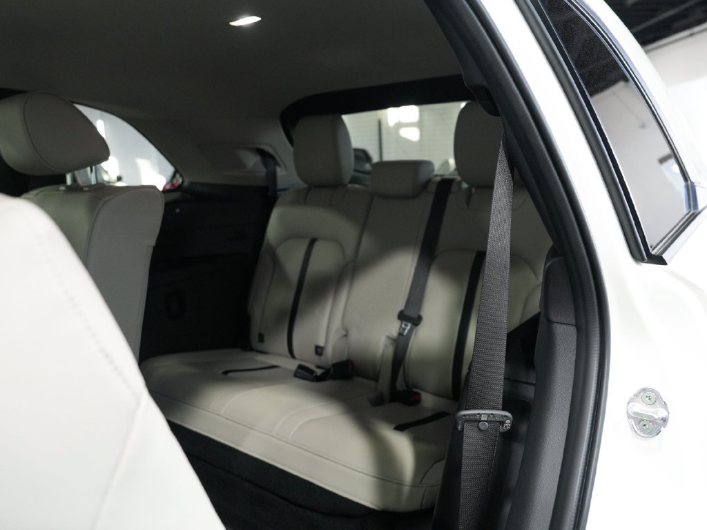 Used 2025 MAZDA CX-90 Plug-In Hybrid w/ Preferred AWD/4WD image 35