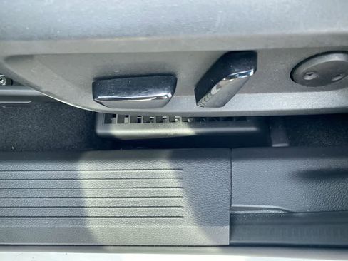 Used 2022 Nissan Rogue SL w/ SL Premium Package image 12