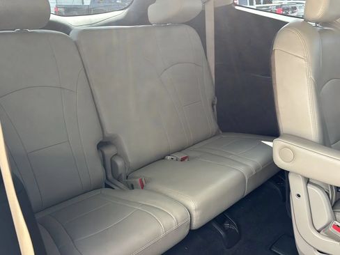 Used 2018 Buick Enclave Essence AWD/4WD image 15
