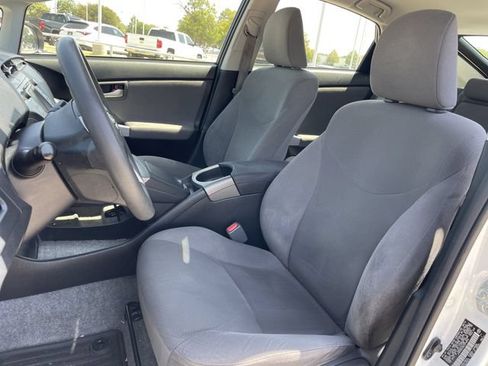 Used 2014 Toyota Prius Two FWD image 23