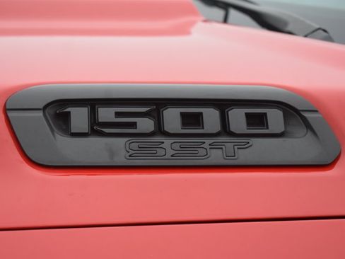 Used 2025 RAM 1500 Warlock AWD/4WD image 11