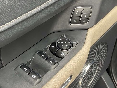 Used 2023 Ford Expedition Limited image 17