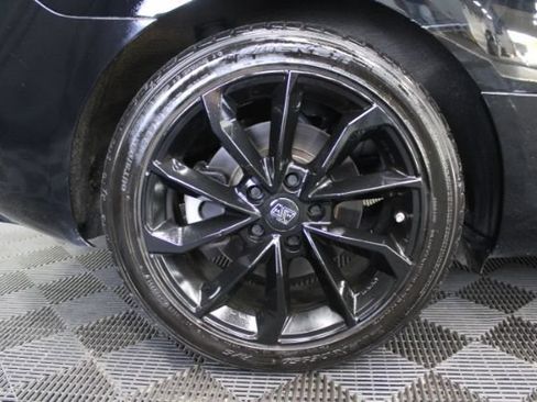 Used 2014 Mercedes-Benz SLK 250 image 8