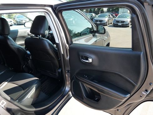 Used 2021 Jeep Compass Latitude w/ Driver Assistance Group AWD/4WD image 33