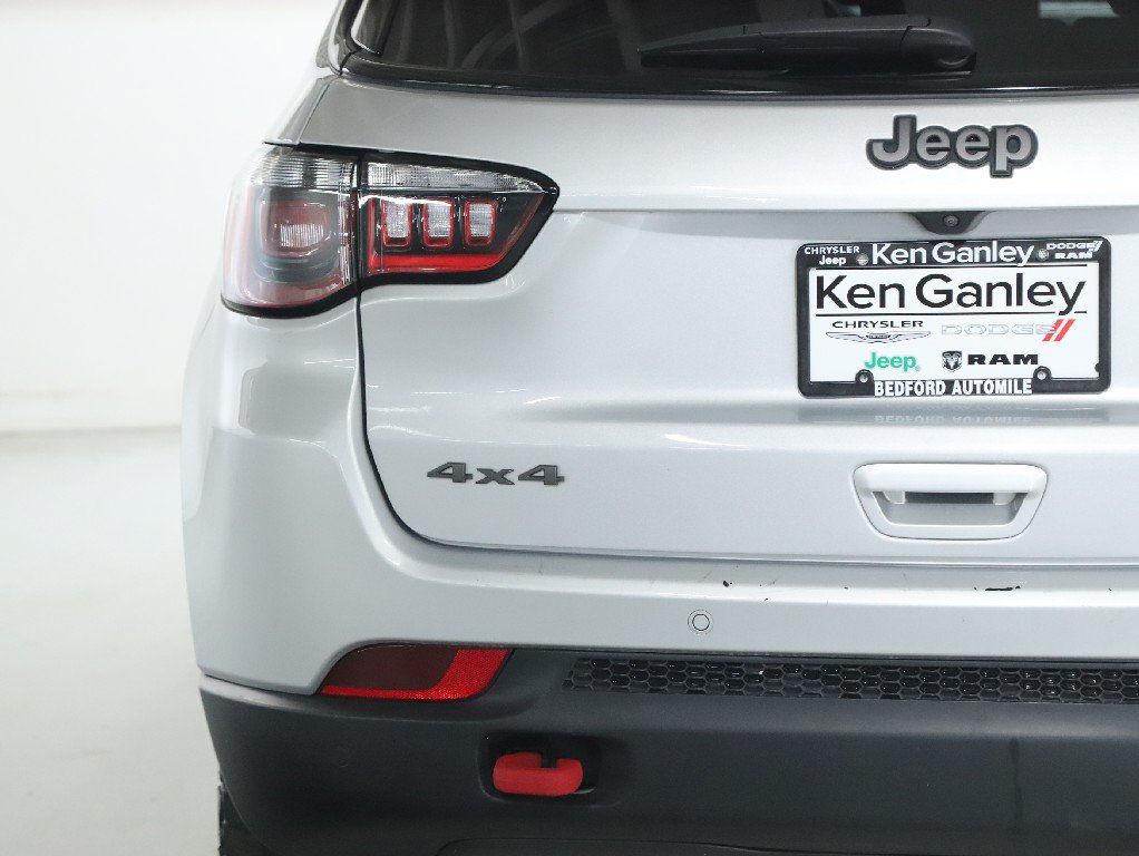 Used 2025 Jeep Compass Trailhawk AWD/4WD image 42